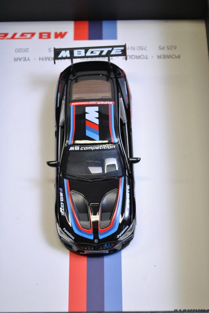 Model BMW M8 GTE - 3D rámeček na stěnu - Obrázek 2