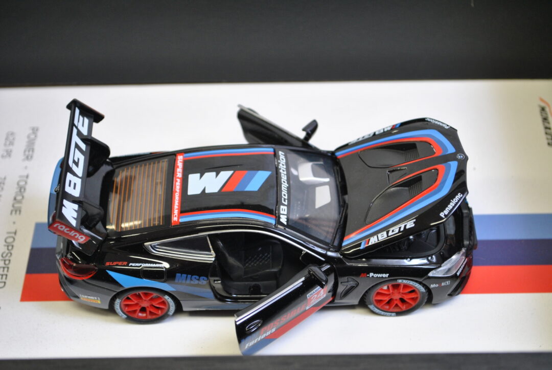 Model BMW M8 GTE - 3D rámeček na stěnu - Obrázek 3